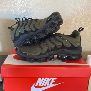 Olive green vapor max size 11